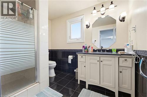 459 Dicenzo Drive, Hamilton, ON - Indoor Photo Showing Bathroom