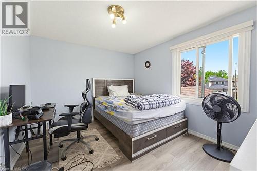459 Dicenzo Drive, Hamilton, ON - Indoor Photo Showing Bedroom
