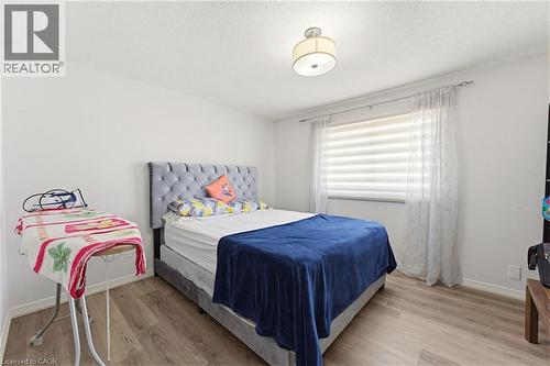 459 Dicenzo Drive, Hamilton, ON - Indoor Photo Showing Bedroom