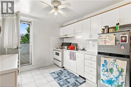 105 Rosemont Avenue, Hamilton, ON - Indoor Photo Showing Kitchen