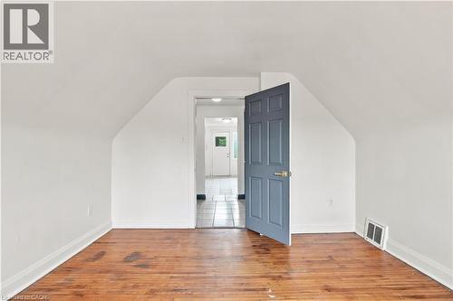 105 Rosemont Avenue, Hamilton, ON - Indoor Photo Showing Other Room