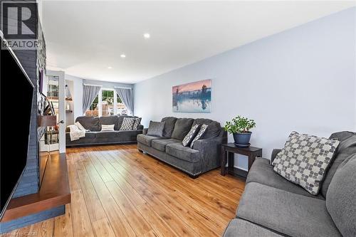 74 Liam Drive, Ancaster, ON - Indoor Photo Showing Living Room