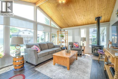 291 Murray, Amherstburg, ON - Indoor Photo Showing Living Room