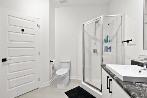 Bathroom - B-14 Rue Dumouchel, Mercier, QC - Indoor Photo Showing Bathroom