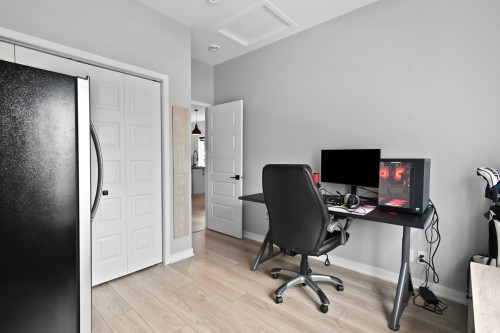 Bedroom - B-14 Rue Dumouchel, Mercier, QC - Indoor Photo Showing Office