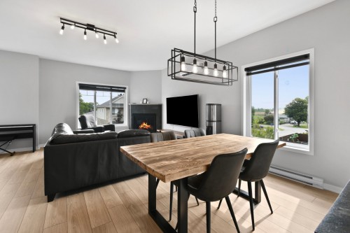 Dining Room - B-14 Rue Dumouchel, Mercier, QC - Indoor Photo Showing Dining Room