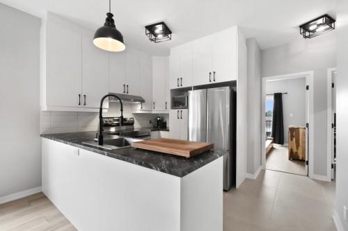Kitchen - B-14 Rue Dumouchel, Mercier, QC - Indoor Photo Showing Kitchen
