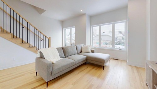 Living Room - 7388 Boul. Des Laurentides, Laval (Auteuil), QC - Indoor Photo Showing Living Room