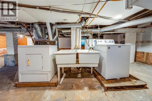 879 Felix Avenue, Windsor, ON - Indoor Photo Showing Laundry Room