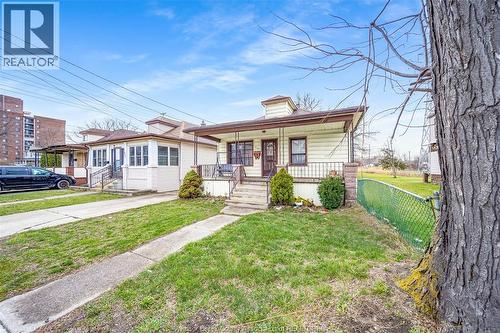 879 Felix Avenue, Windsor, ON - Outdoor With Facade