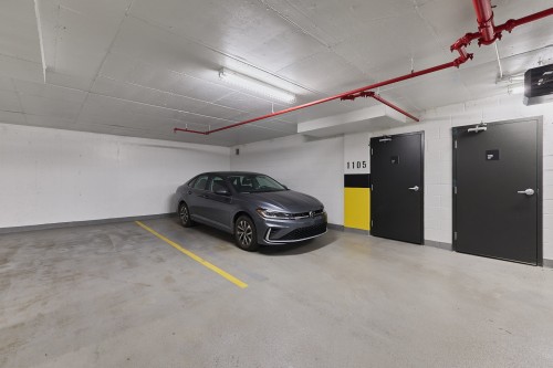 Garage - 707-151 Rue De La Rotonde, Montréal (Verdun/Île-Des-Soeurs), QC - Indoor Photo Showing Garage