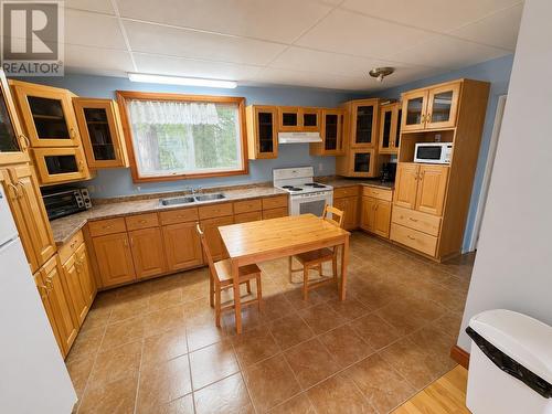 32 Lansdowne St S, Chapleau, ON - Indoor Photo Showing Kitchen With Double Sink