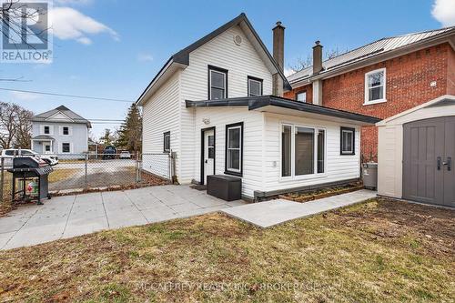 427 Thomas Street, Deseronto (Deseronto (Town)), ON - Outdoor With Exterior