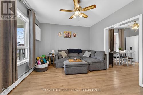 427 Thomas Street, Deseronto (Deseronto (Town)), ON - Indoor Photo Showing Living Room