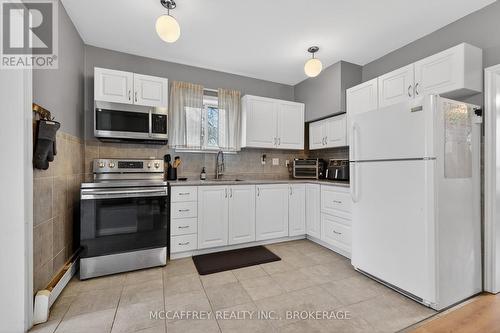 427 Thomas Street, Deseronto (Deseronto (Town)), ON - Indoor Photo Showing Kitchen