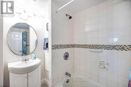 20 Twin Lane, Brighton, ON - Indoor Photo Showing Bathroom