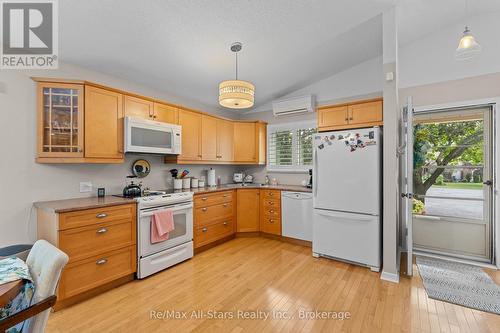 45 Janlisda Drive, Kawartha Lakes (Fenelon Falls), ON - Indoor Photo Showing Kitchen