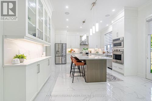 2202 Tripp Drive, London South (South V), ON - Indoor Photo Showing Kitchen With Upgraded Kitchen