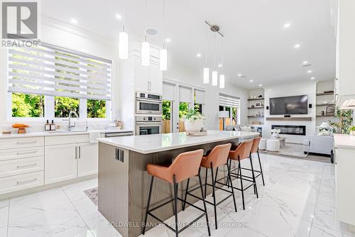2202 Tripp Drive, London South (South V), ON - Indoor Photo Showing Kitchen With Upgraded Kitchen