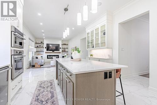 2202 Tripp Drive, London South (South V), ON - Indoor Photo Showing Kitchen With Upgraded Kitchen
