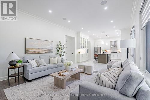 2202 Tripp Drive, London South (South V), ON - Indoor Photo Showing Living Room