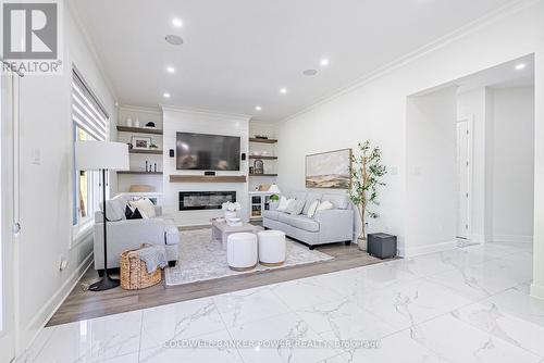 2202 Tripp Drive, London South (South V), ON - Indoor With Fireplace