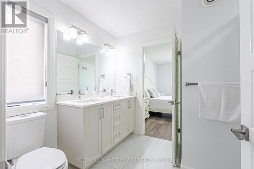 2202 Tripp Drive, London South (South V), ON - Indoor Photo Showing Bathroom