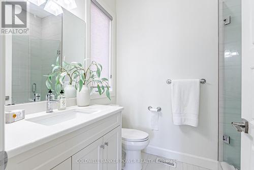 2202 Tripp Drive, London South (South V), ON - Indoor Photo Showing Bathroom
