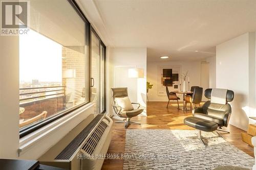 2003 - 71 Somerset Street W, Ottawa, ON - Indoor