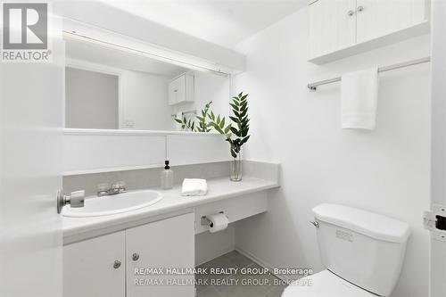 2003 - 71 Somerset Street W, Ottawa, ON - Indoor Photo Showing Bathroom