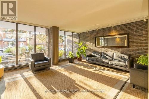 2003 - 71 Somerset Street W, Ottawa, ON - Indoor