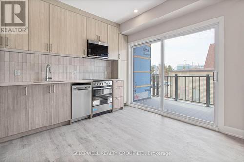 303 - 370 CAMBRIDGE STREET N , Ottawa, Ontario K1R 7B7 4