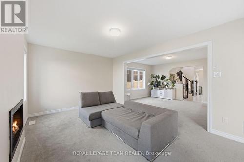 Living Room w Gas Fireplace - 153 Unity Place, Ottawa, ON - Indoor