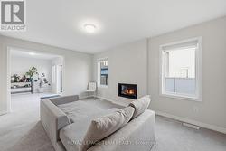 Living Room w Gas Fireplace - 