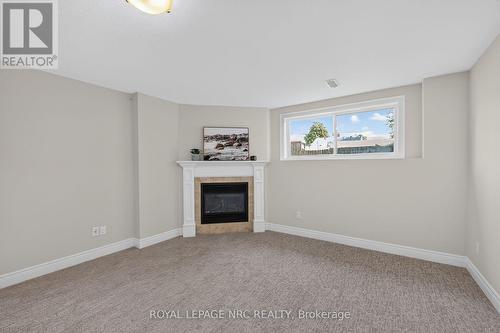 456 Daytona Drive, Fort Erie (Crescent Park), ON - Indoor With Fireplace