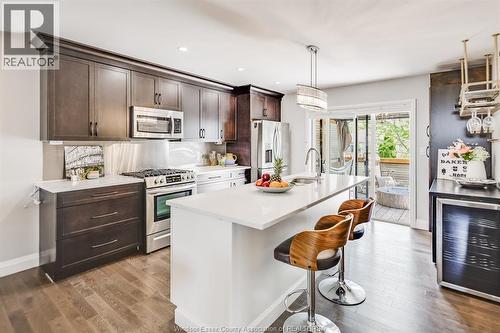 257 Robinson Avenue, Essex, ON - Indoor Photo Showing Kitchen With Upgraded Kitchen