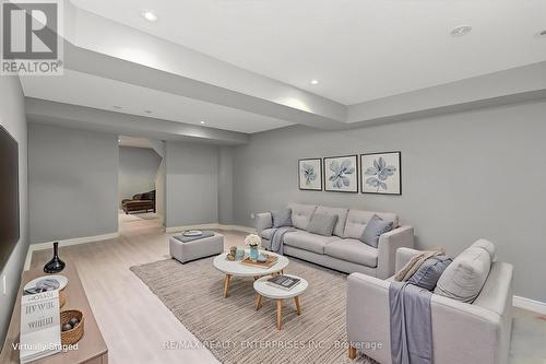 2248 Seton Crescent, Burlington, ON - Indoor Photo Showing Living Room