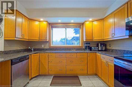 39 Ainsworth Street, Stoney Creek, ON - Indoor Photo Showing Kitchen
