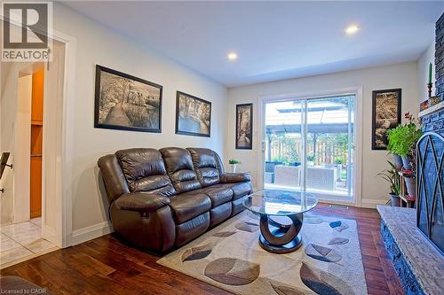 39 Ainsworth Street, Stoney Creek, ON - Indoor Photo Showing Living Room