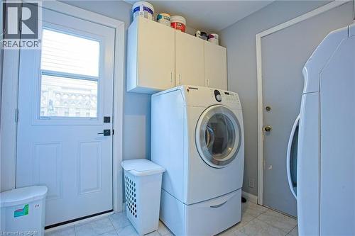 39 Ainsworth Street, Stoney Creek, ON - Indoor Photo Showing Laundry Room