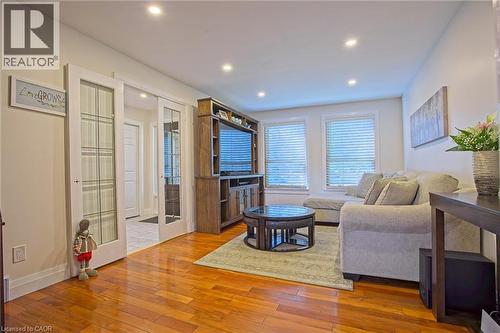 39 Ainsworth Street, Stoney Creek, ON - Indoor Photo Showing Living Room