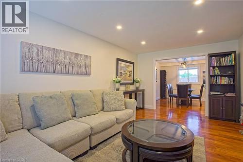 39 Ainsworth Street, Stoney Creek, ON - Indoor Photo Showing Living Room