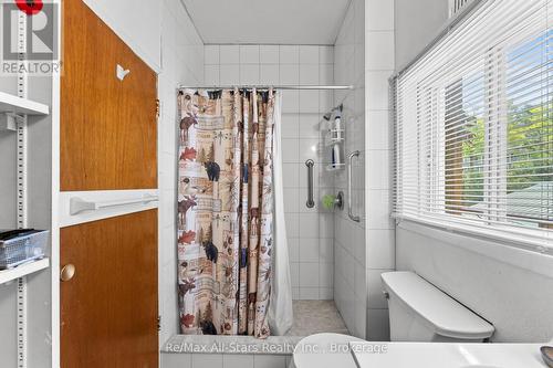 55 Fire Route 393, Trent Lakes, ON - Indoor Photo Showing Bathroom