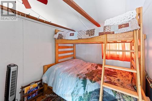 55 Fire Route 393, Trent Lakes, ON - Indoor Photo Showing Bedroom
