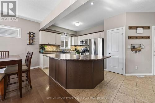 3288 Turner Crescent, London South (South U), ON - Indoor