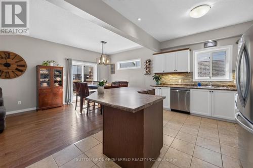 3288 Turner Crescent, London South (South U), ON - Indoor Photo Showing Kitchen