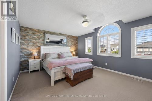 3288 Turner Crescent, London South (South U), ON - Indoor Photo Showing Bedroom
