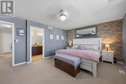 3288 Turner Crescent, London South (South U), ON - Indoor Photo Showing Bedroom