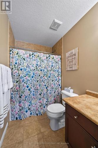 3288 Turner Crescent, London South (South U), ON - Indoor Photo Showing Bathroom
