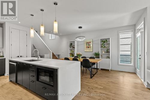 1072 Lunar Glow Crescent, Ottawa, ON - Indoor Photo Showing Kitchen With Upgraded Kitchen